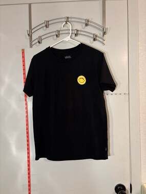 Vans Off The Wall Smiley Face Graphic T-Shirt Black Small